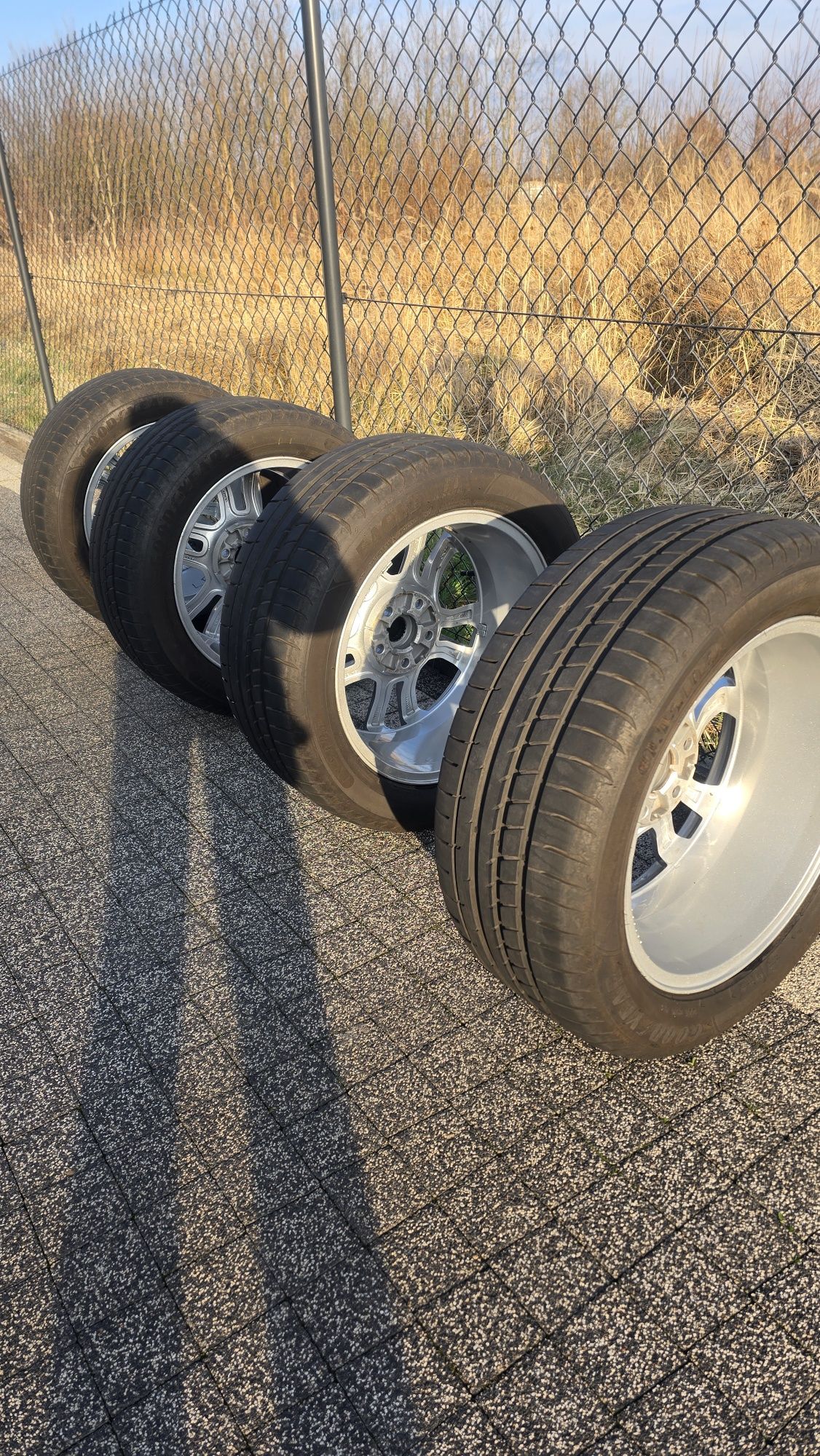 Felgi z oponami GM Camaro 18 5x120 OEM