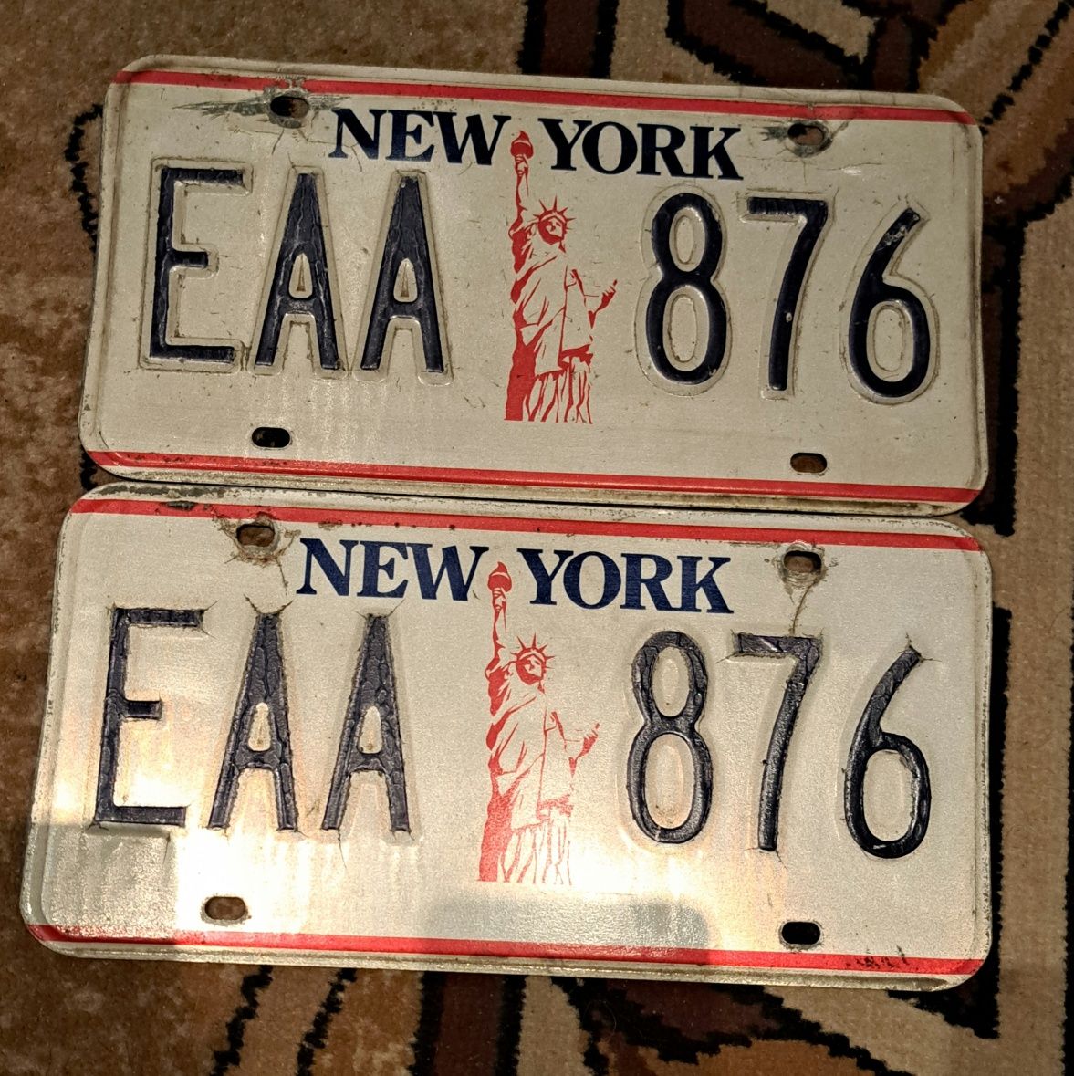 Orginalne tablice rejestracyjne z USA ze stanu New York