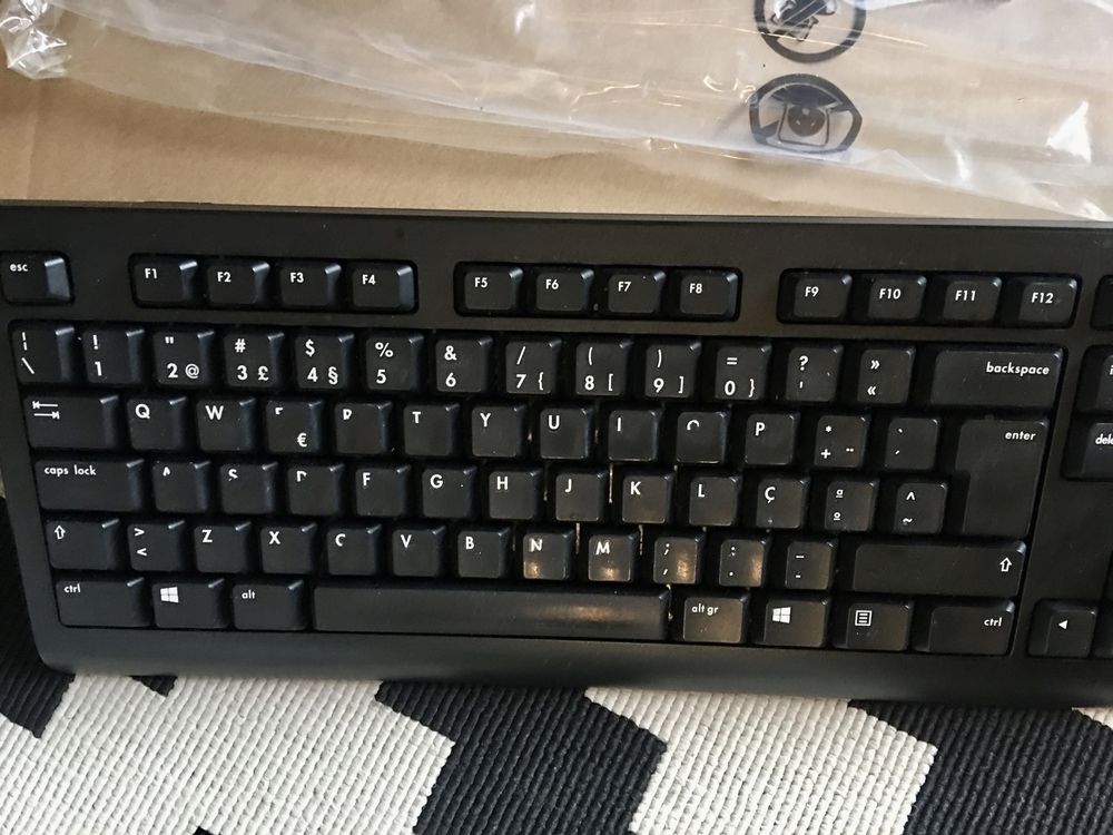 Teclado Trust com fio