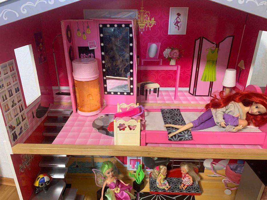 Большой кукольный домик в идеальном состоянии!