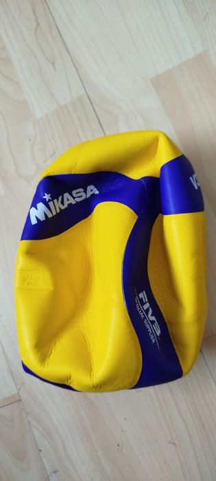 Sprzedam piłkę do siatkówki firmy Mikasa