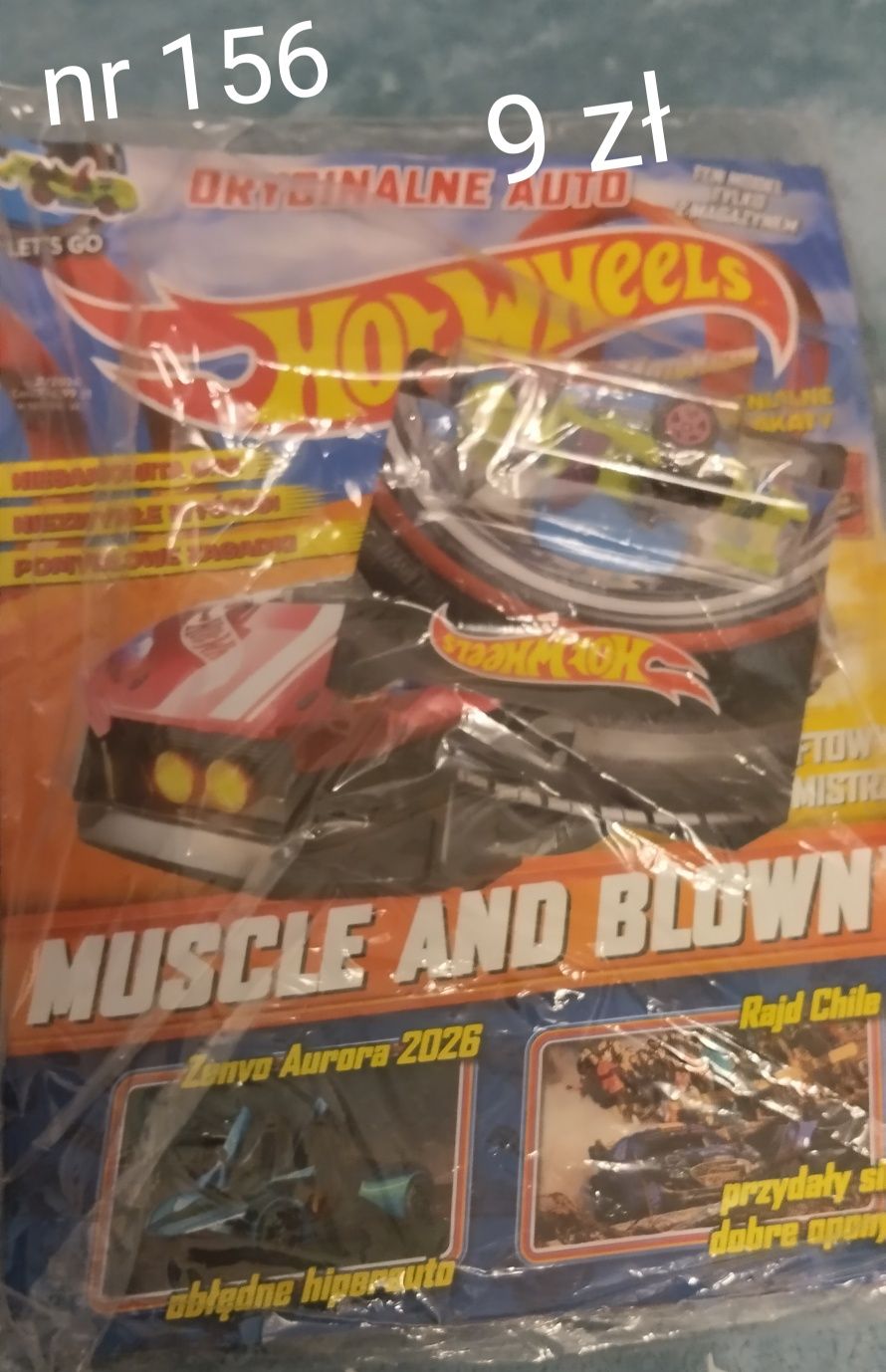 Hot wheels pakiet gazetek z autkami i