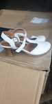 Sapatos n. 37. Novos