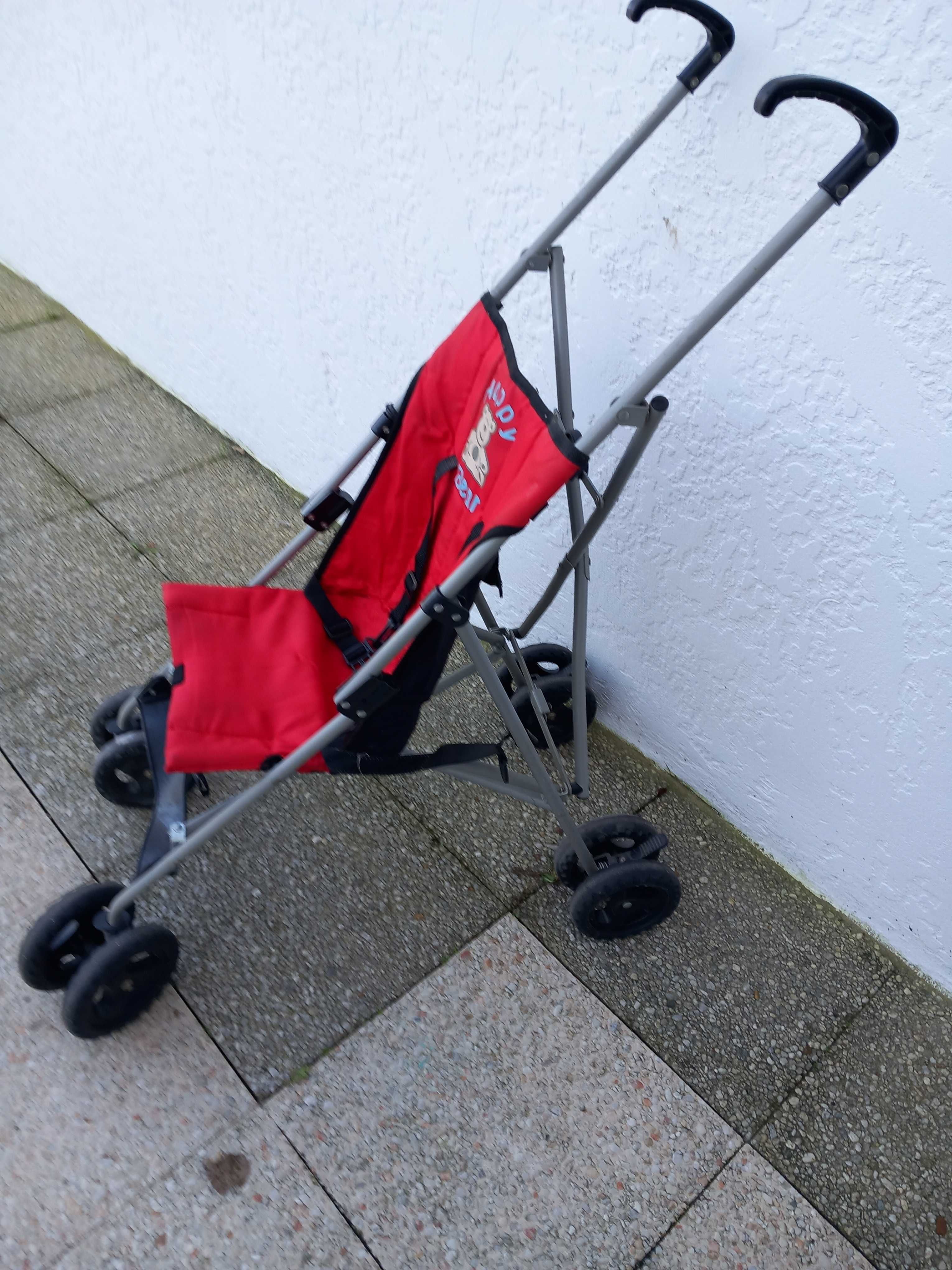 cadeiras para bébé abertas para passeio