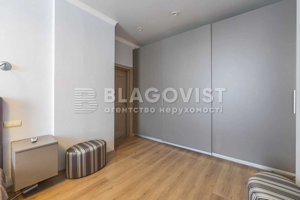 140 м2 3 к квартира ЖК Панорама Коновальця 44а Печерська