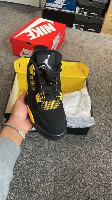 Jordan_4_Retro_Thunder R.39