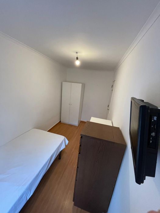 Quarto individual junto ao Metro da Encarnação