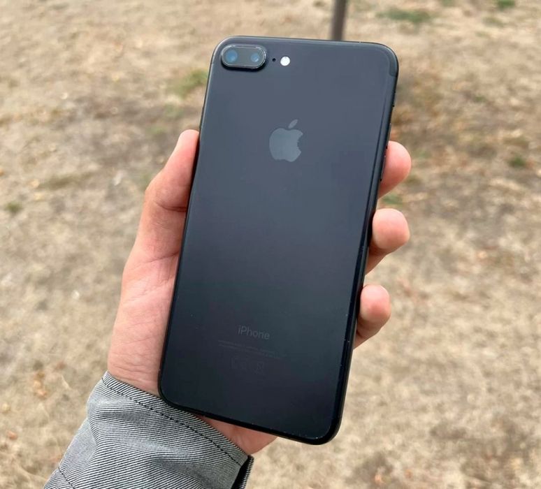 iPhone 7 + black 128 gb