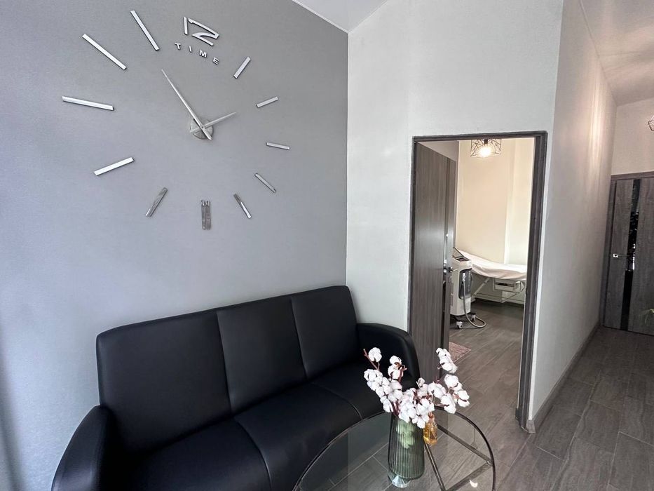 Оренда кімнати під масажний кабінет 22м2,Демнянська,р-н Хуторівка