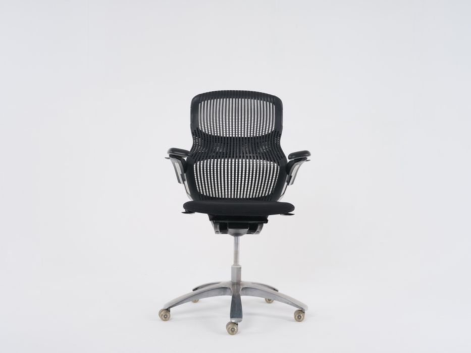 Cadeira modelo Generation by Knoll