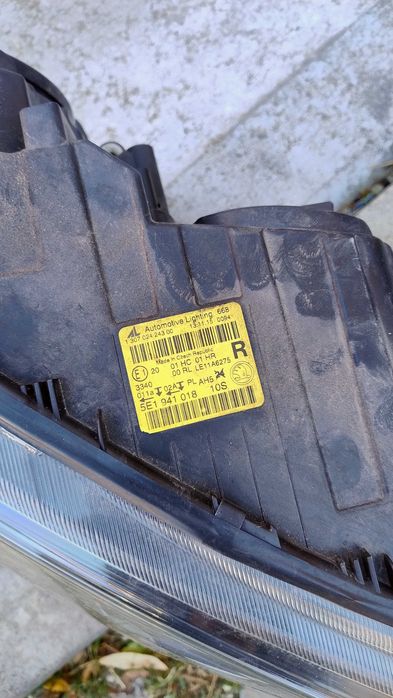 Sprzedam prawy reflektor do Skody Octavia 2015.