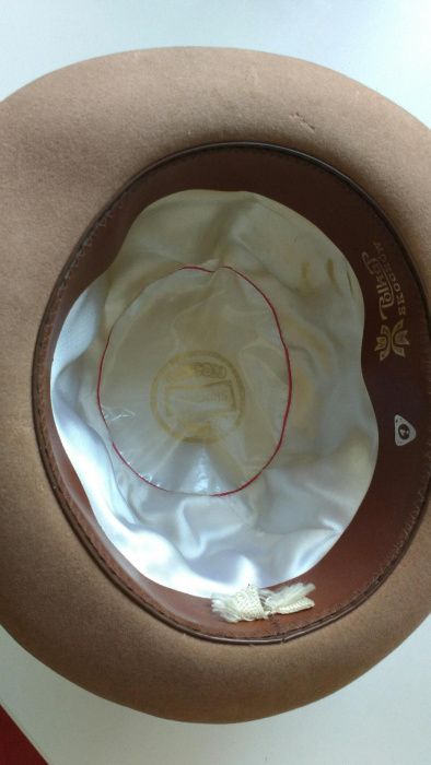 Stary  kapelusz brązowy