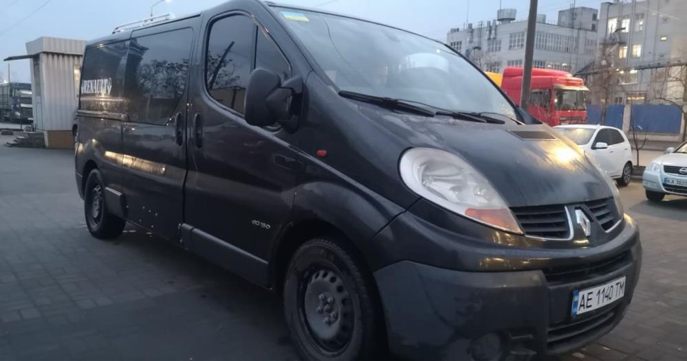 Renault trafic 2007  лонг автомат можливо в россрочку