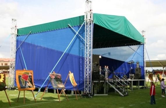 Kompletna scena 4x2m, 4 podesty z nogami 60cm, Faktura na przelew