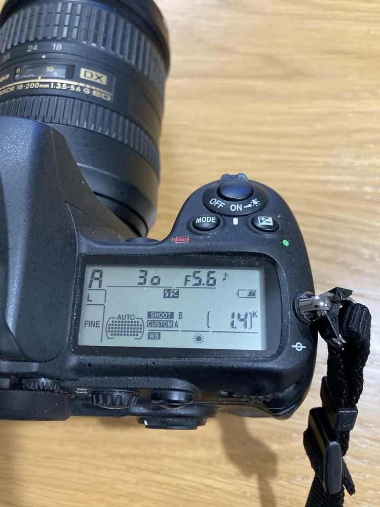 Lustrzanka Nikon D300, obiektyw Nikkor AF-S DX 18-200mm 3.5-5.6G ED VR