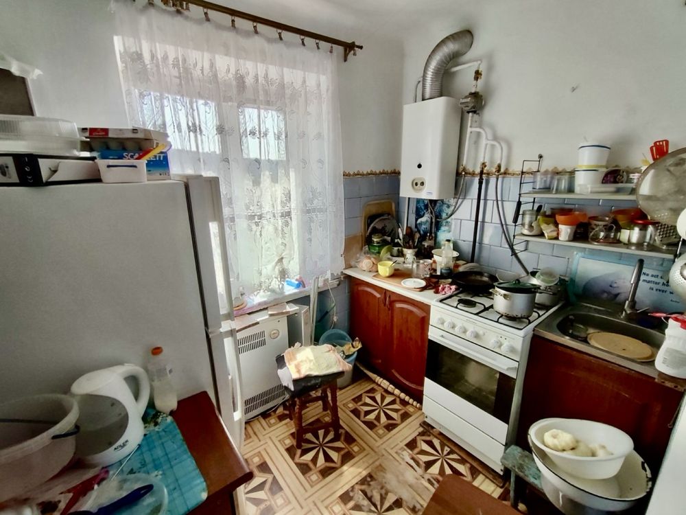 Продається 3-кімнатна квартира. Чортків