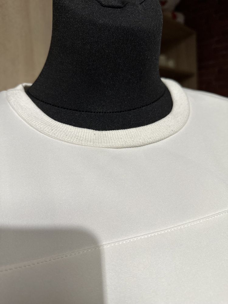 Bluza z nietypowymi rękawami