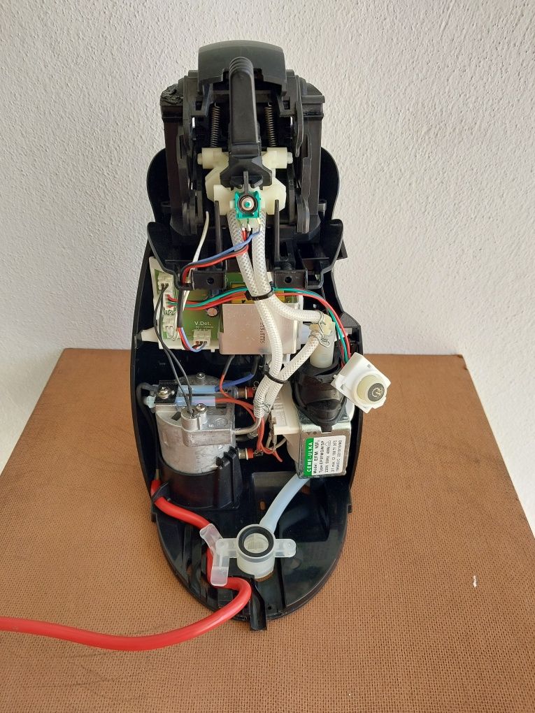 Maquina de café krups piccolo dolce gusto