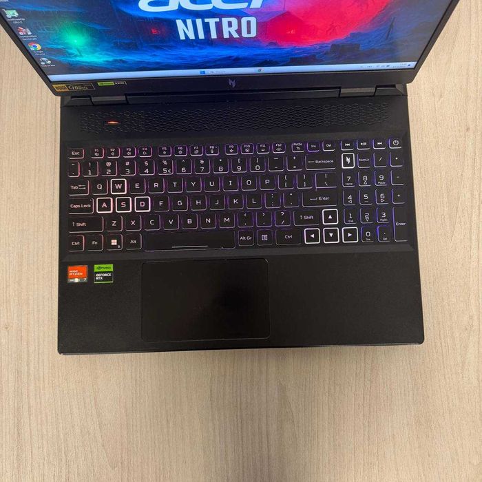 Acer Nitro 16 AN16-41 2K 165Hz Ryzen 9 7840HS 32GB SSD 1TB RTX 4070