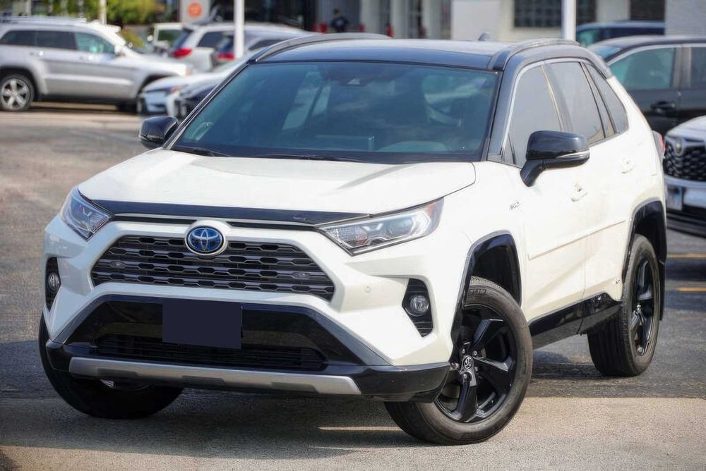 Toyota RAV4      2021