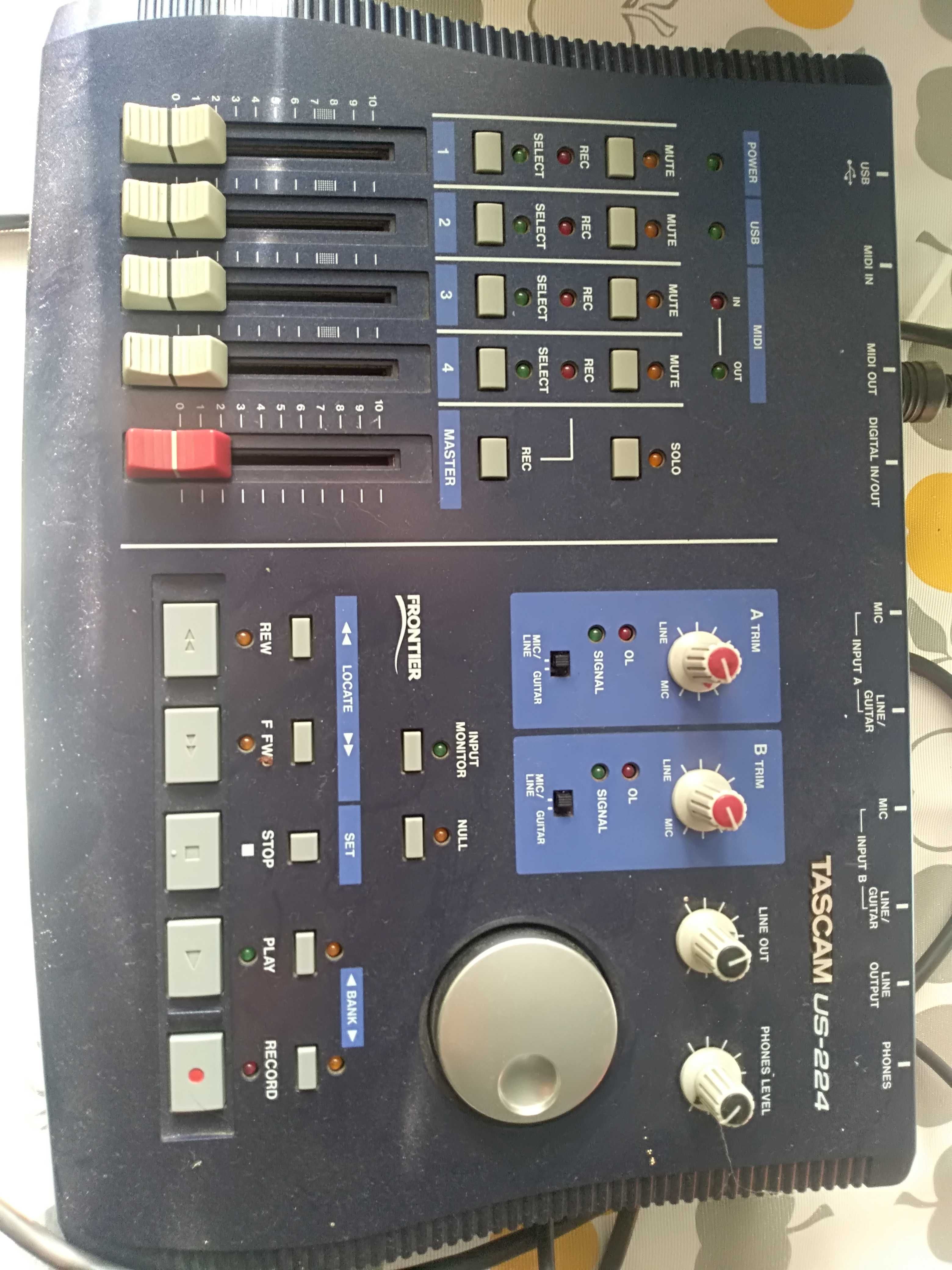 ROLAND VM 3100 pro пульт звукова карта