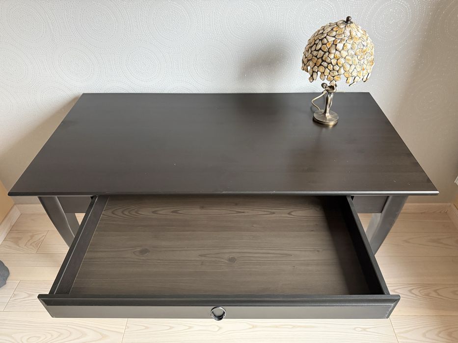 Stylowe biurko Leksvik IKEA lite drewno sosnowe