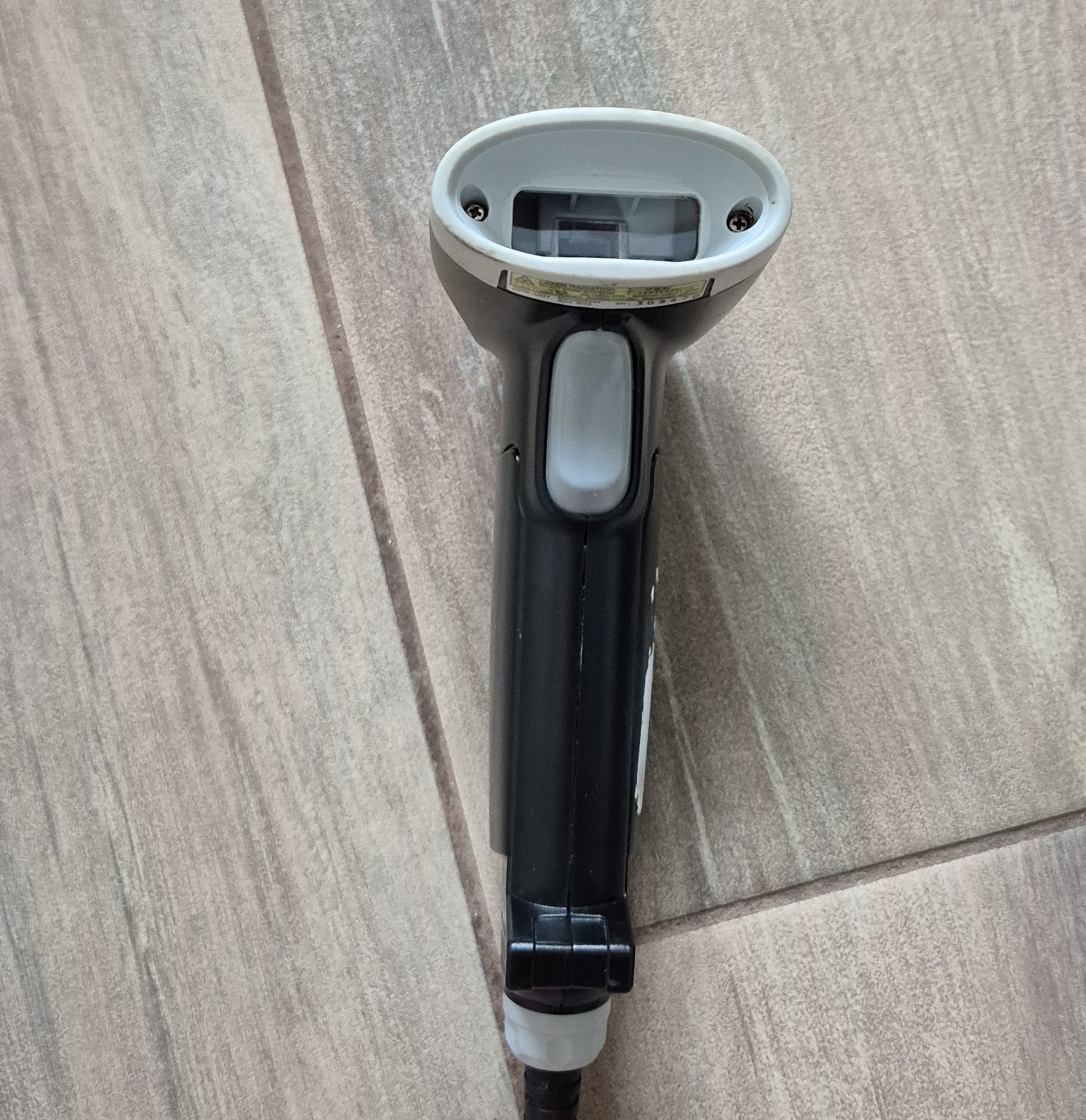 Skaner czytnik kodów kreskowych OPTICON OPR 3201 ze stojakiem.