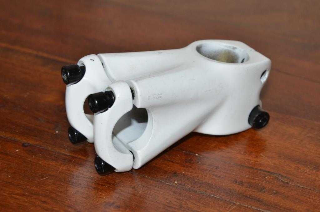 Mostek rowerowy wspornik biały mocny DH FR 31,8 mm e mtb e bike 60 mm