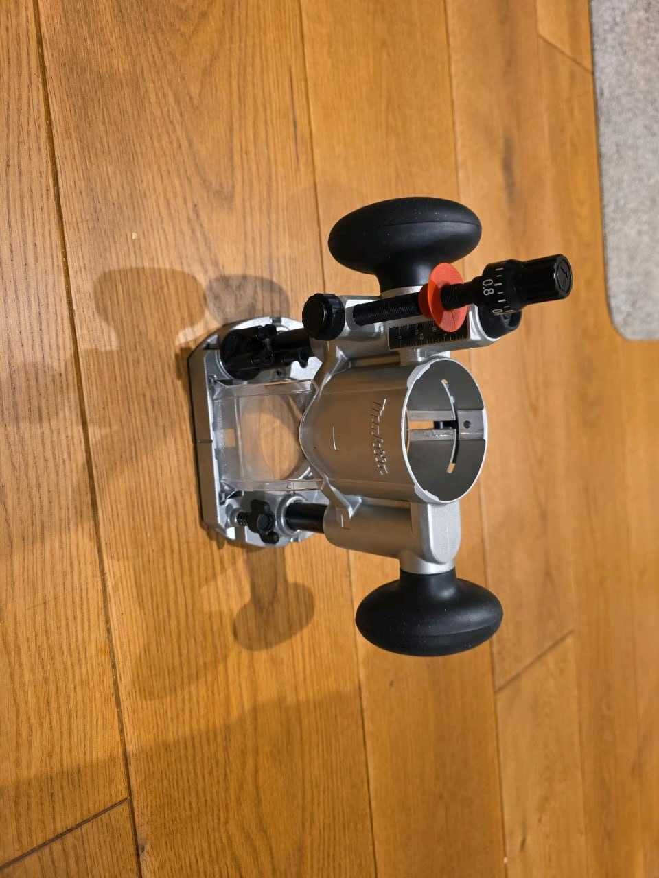Makita Oberfräse RT0700CX2J Neu unbenutzt