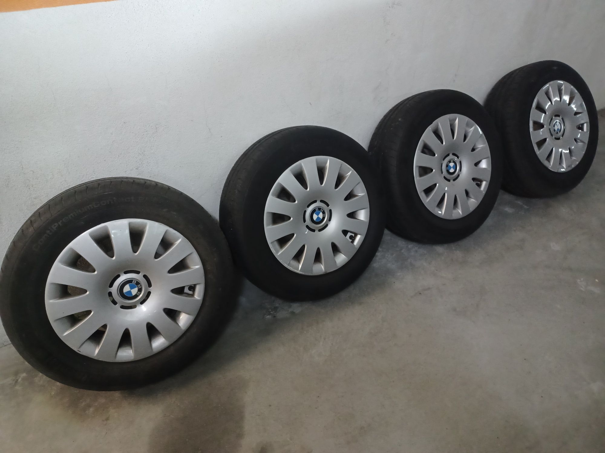 Jantes, pneus e tampões BMW