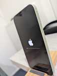 iPhone 12. 80% bateria.