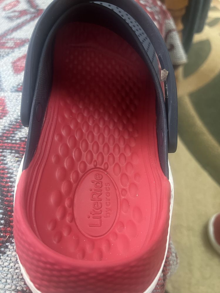 Продам crocs оригінал