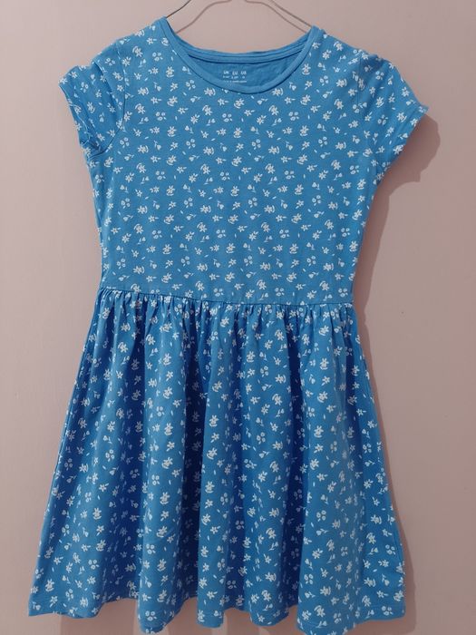 Zestaw 8 sukienek 134 9 lat