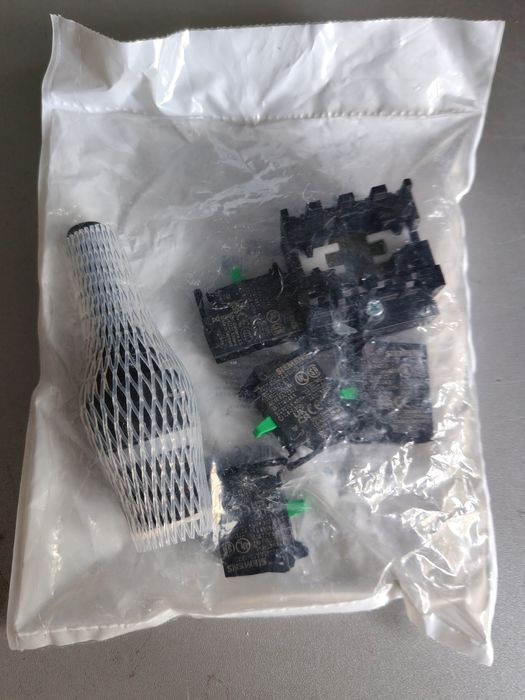 Przełącznik SIEMENS 4 położeniowy 3SU1100-7AF10-1QA0