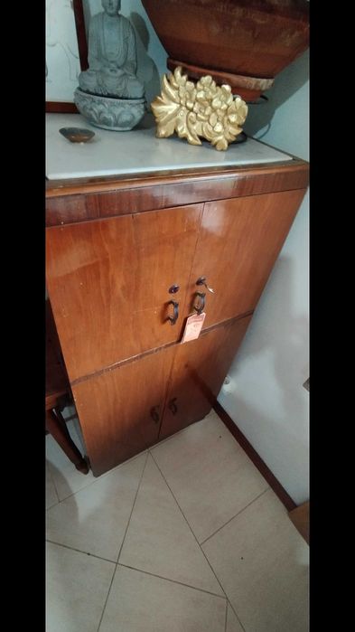 Armário/bar original "Art Deco", acabamento a goma-laca