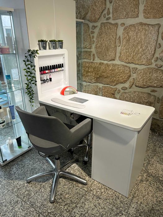 Cabeleireiro Completo à Venda – Móveis / Entrada imediata - Tondela