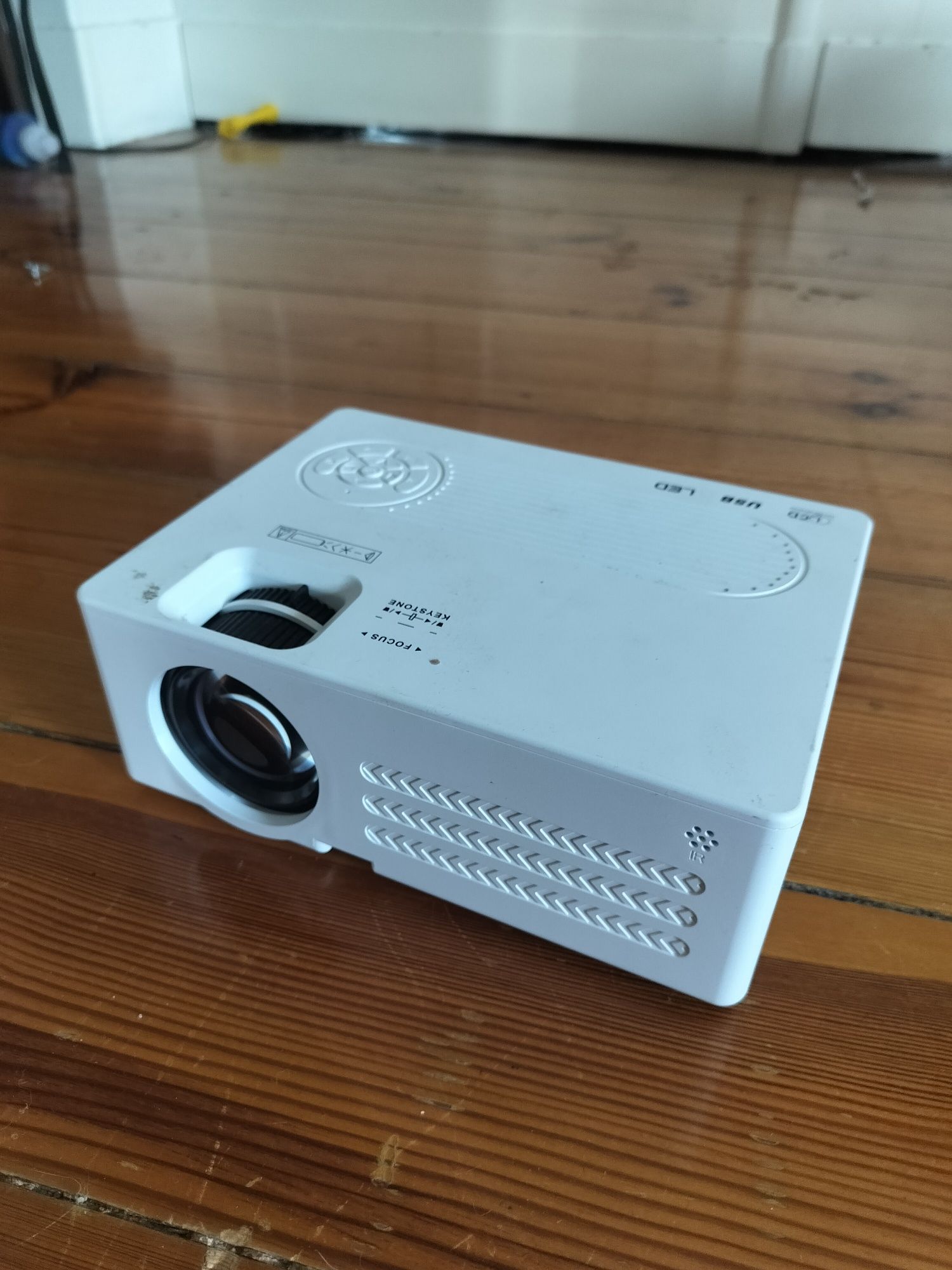 Projektor Akatuo XR21 + pilot