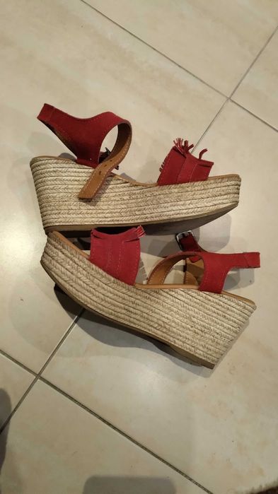 Sandálias de senhora número 38 usadas uma vez