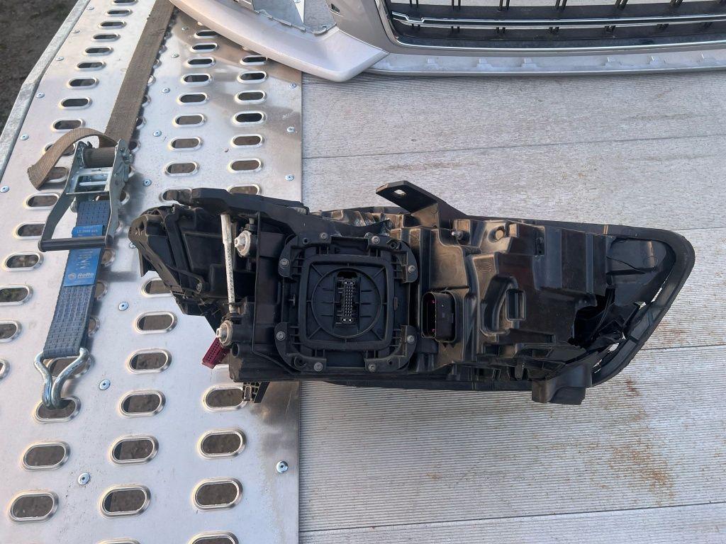 Zderzak Audi A 6 C 7 Lift 4x PDC S-Line + Lampa