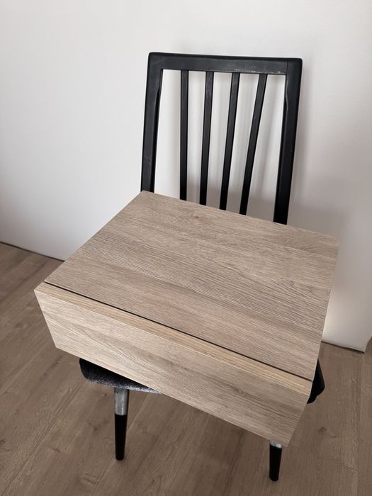 Підвісна поличка. Тумбочка