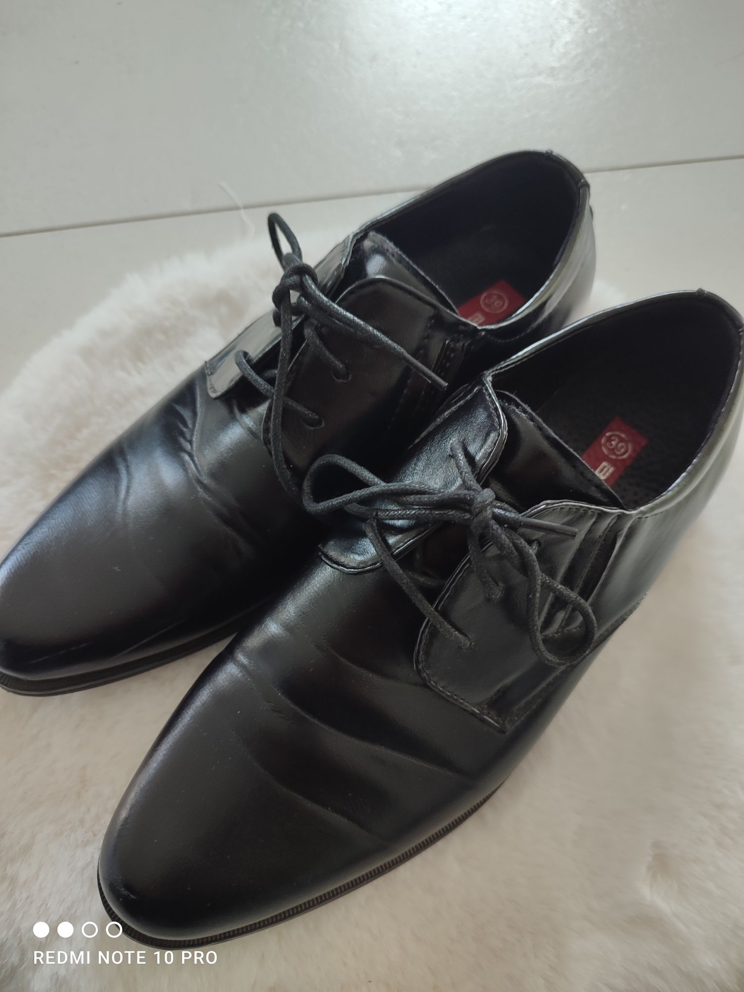 Buty wizytowe eleganckie rozm 39