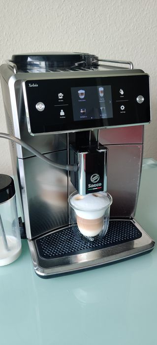 Saeco Xelsis SM7683 с молочником