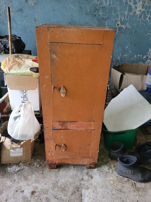 Продам  металевий ящик-сейф