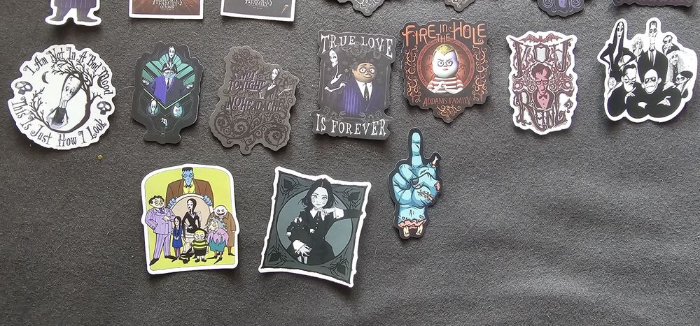 Wendesday/kruki - naklejki na laptopa/telefon 52szt./40szt.