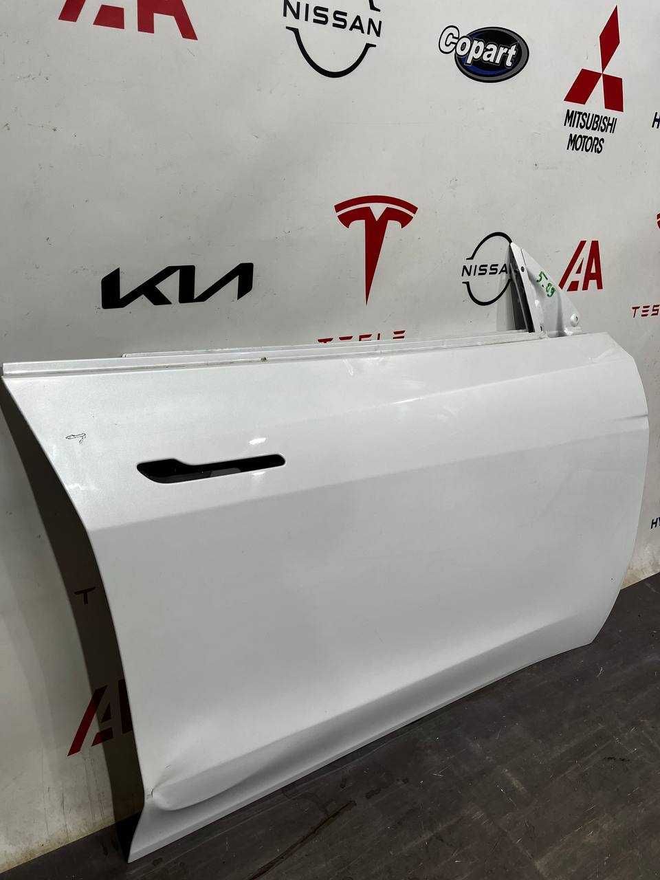Двері передні праві Tesla Y 1493538-00-D оригінал 2020-2024