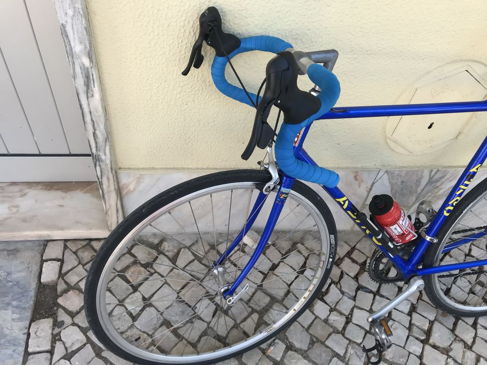 Bicicleta em aço