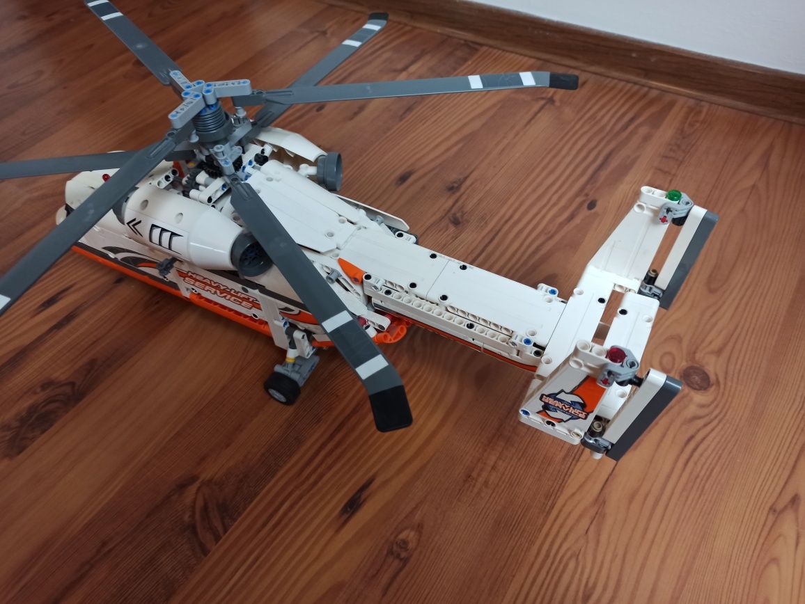 LEGO TECHNIC śmigłowiec towarowy 42052