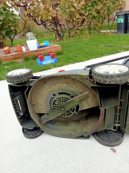 Sprzedam kosiarkę elektryczną 1600w