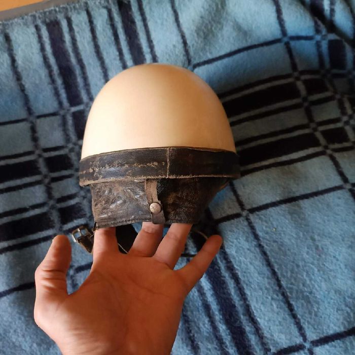 Kask Orzeszek z epoki PRL-u
