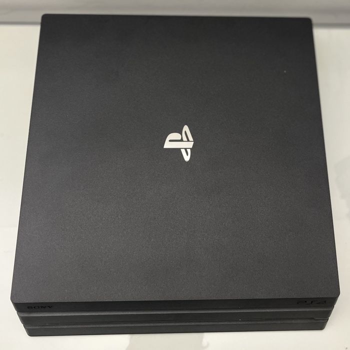 PlayStation 4 PRO + Comando